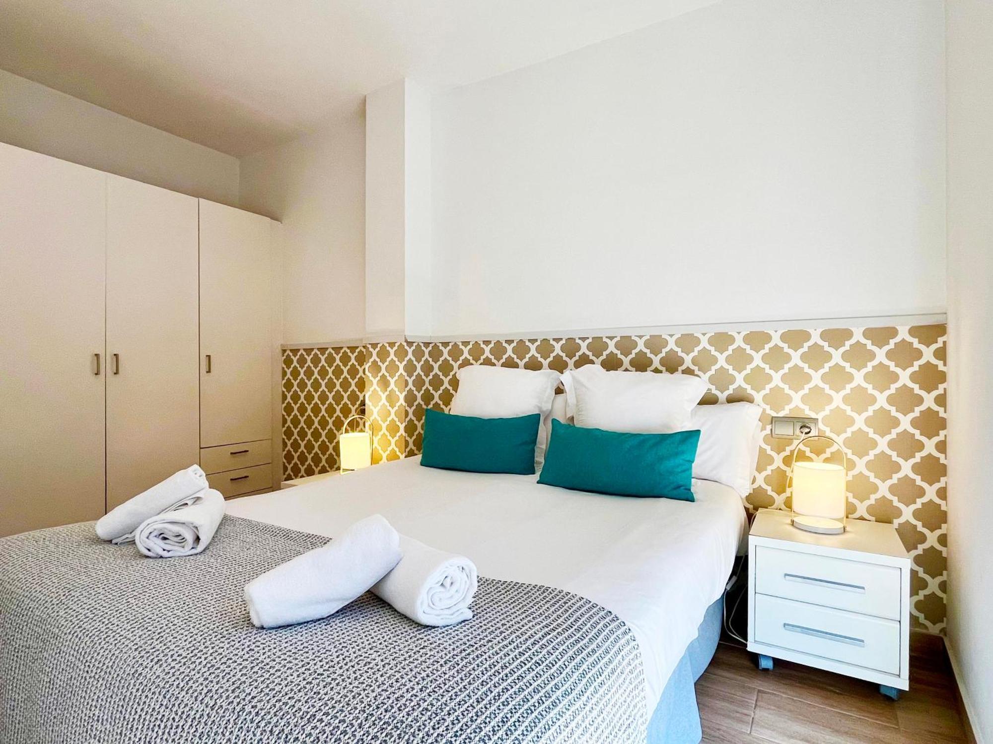 Feelathome Mozart Apartments บาร์เซโลนา ภายนอก รูปภาพ