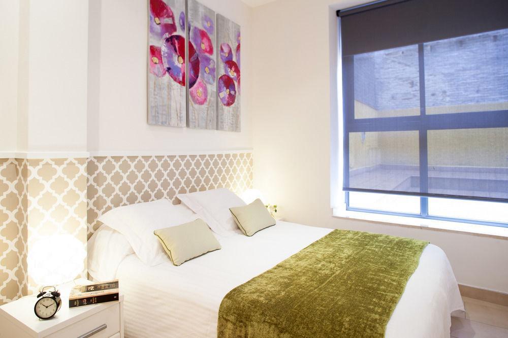 Feelathome Mozart Apartments บาร์เซโลนา ภายนอก รูปภาพ