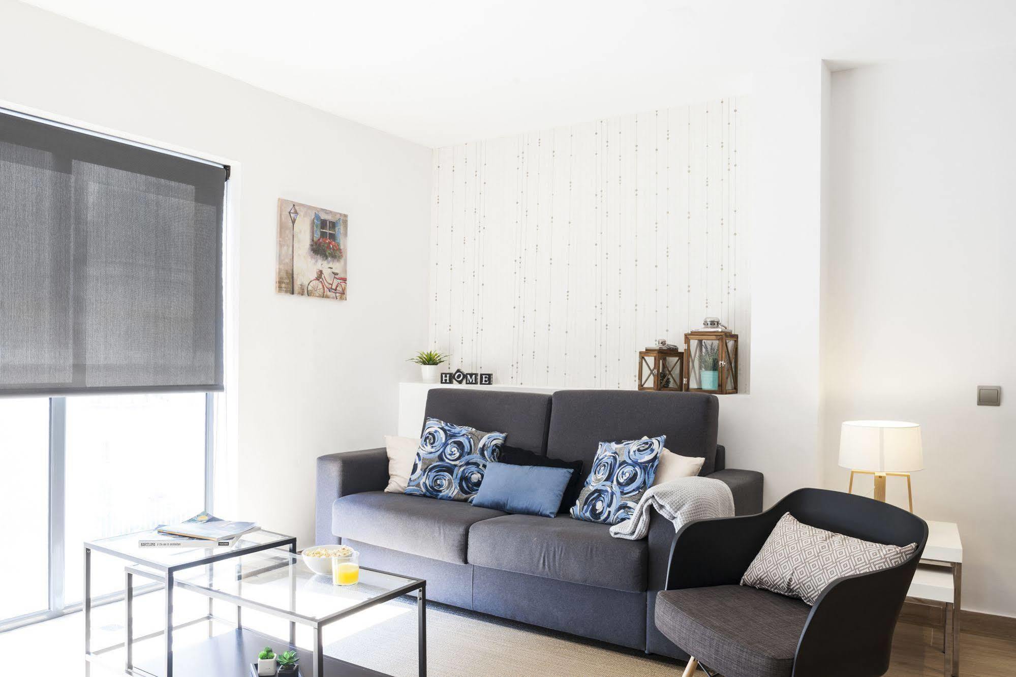 Feelathome Mozart Apartments บาร์เซโลนา ภายนอก รูปภาพ